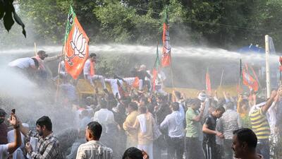 Water cannons being used to disperse BJP workers in New Delhi on Saturday. (Sonu Mehta/HT Photo) Water cannons being used to disperse BJP workers in New Delhi on Saturday. (Sonu Mehta/HT Photo)