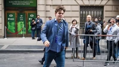Magnus Carlsen with his infamous jeans, in New York.