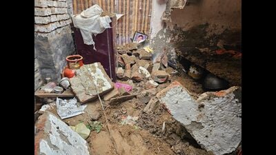 Continuous heavy rains and rising floodwaters have worsened the situation in Ferozepur and Fazilka districts. In Fazilka’s Abohar, 60-year-old Sharda Devi died when the roof of her rented house collapsed on Sunday evening. She was trapped along with her neighbour Mamta (45), who is critically injured and being treated at the civil hospital.