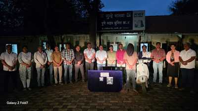 Police recovered a firearm and three live rounds, hidden in the storage compartment of the seized moped belonging to the accused.  (HT)