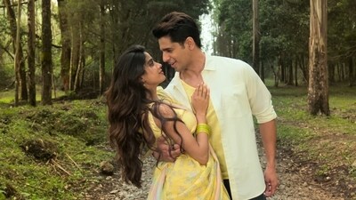 Param Sundari worldwide box office collection day 2: Sidharth Malhotra and Janhvi Kapoor's film earned mixed reviews. Param Sundari worldwide box office collection day 2: Sidharth Malhotra and Janhvi Kapoor's film earned mixed reviews.