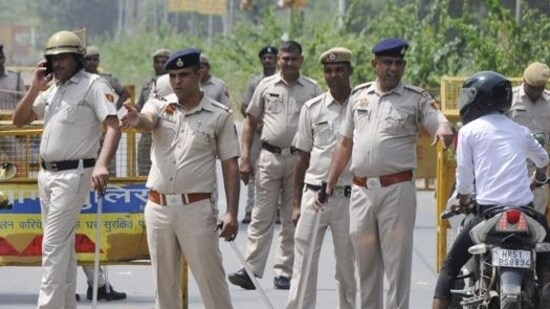 Police set up a trap near the Baliyawas village by the Faridabad-Gurugram road, DSP of STF Preetpal Singh Sangwan said. (HT file photo)