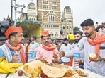 Mumbai, India. Sep 01, 2025 - Protesters from the Maratha community took their lunch outside Azad Maidan. Maratha quota agitation leader Manoj Jarange Patil began an indefinite hunger strike at Azad Maidan in South Mumbai from Friday. Over 50,000 supporters and members of the Maratha community gathered at Azad Maidan to show their support for Jarange Patil. He has been staging this hunger strike to demand a 10 percent quota for Marathas under the Other Backward Classes (OBC) category. Mumbai, India. Sep 01, 2025. (Photo by Raju Shinde/HT Photo) (Raju Shinde) Mumbai, India. Sep 01, 2025 - Protesters from the Maratha community took their lunch outside Azad Maidan. Maratha quota agitation leader Manoj Jarange Patil began an indefinite hunger strike at Azad Maidan in South Mumbai from Friday. Over 50,000 supporters and members of the Maratha community gathered at Azad Maidan to show their support for Jarange Patil. He has been staging this hunger strike to demand a 10 percent quota for Marathas under the Other Backward Classes (OBC) category. Mumbai, India. Sep 01, 2025. (Photo by Raju Shinde/HT Photo) (Raju Shinde)