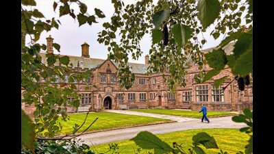 Gladstone’s Library (Courtesy Visit Wales) Gladstone’s Library (Courtesy Visit Wales)