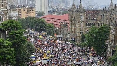 Supporters of Manoj Jarange-Patil in Mumbai. (HT PHOTO) Supporters of Manoj Jarange-Patil in Mumbai. (HT PHOTO)