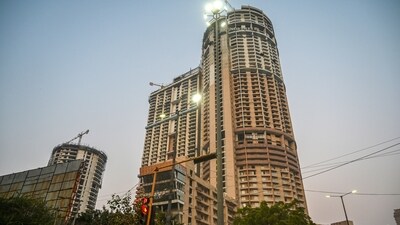 The ex-management, under an NCLT-appointed resolution professional’s supervision, has delivered these units across 16 ongoing projects. (In Photo: Outside view of a building belonging to Supertech in Noida) (Sunil Ghosh/Hindustan Times) The ex-management, under an NCLT-appointed resolution professional’s supervision, has delivered these units across 16 ongoing projects. (In Photo: Outside view of a building belonging to Supertech in Noida) (Sunil Ghosh/Hindustan Times)