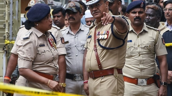 At a traffic signal, he intercepted the vehicle and poured petrol before allegedly chasing her, splashing more petrol, and setting her on fire with a lighter. (PTI file photo for representation)