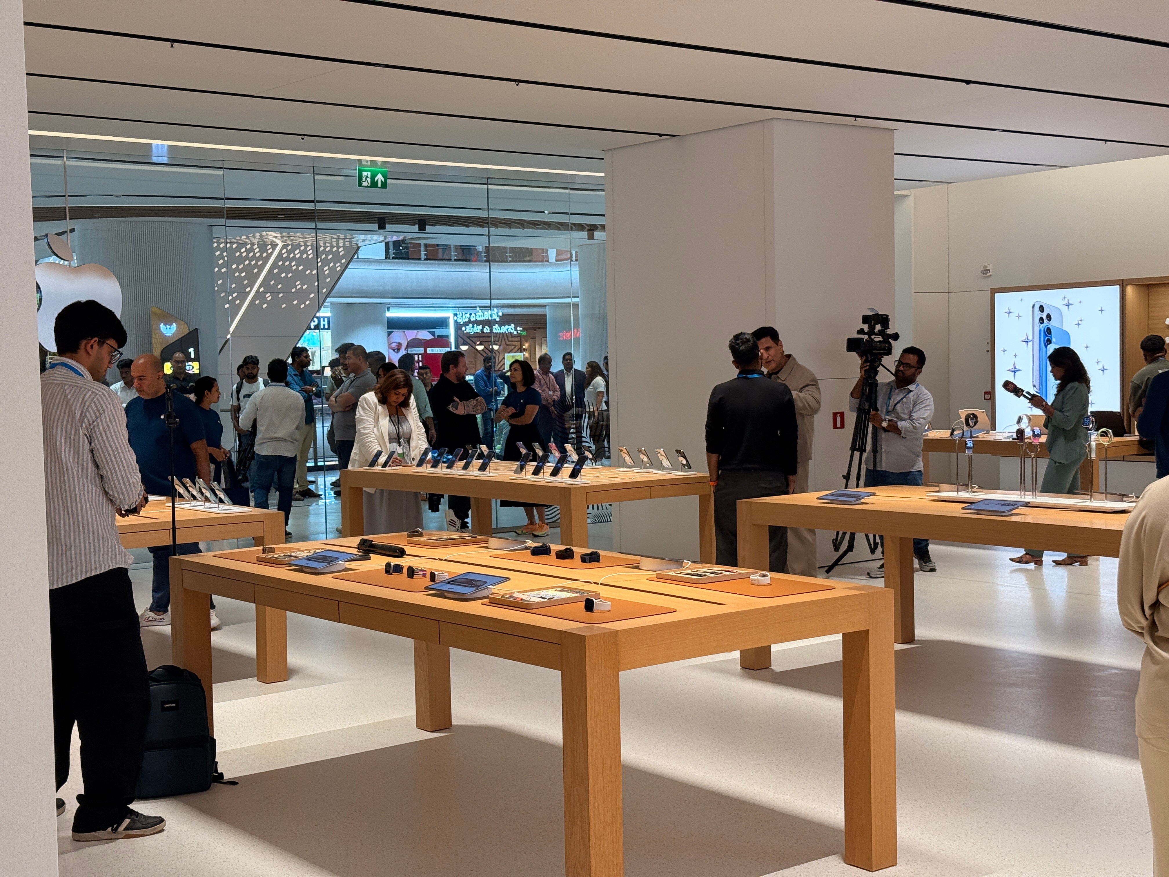 Apple Hebbal is located on the first floor of Phoenix Mall of Asia. (Shaurya Sharma / HT)