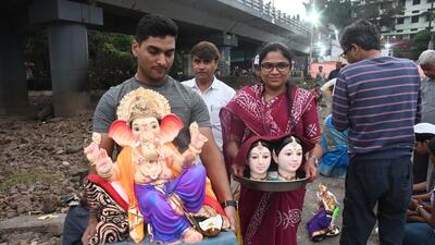 Heavy rush for household Ganpati, Gauri immersion on 7th day