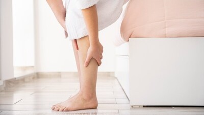Ignoring leg swelling could lead to serious health risks, doctor advises. (Freepik) Ignoring leg swelling could lead to serious health risks, doctor advises. (Freepik)