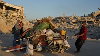 Displaced Palestinians fleeing northern Gaza Strip move with their belongings along the Sea Road, in Gaza City, Monday, Sept. 1, 2025. (AP Photo/Jehad Alshrafi) (AP) Displaced Palestinians fleeing northern Gaza Strip move with their belongings along the Sea Road, in Gaza City, Monday, Sept. 1, 2025. (AP Photo/Jehad Alshrafi) (AP)