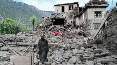 More than 800 people have died and over 2,700 were injured from August 31 night to September 1, 2025, in eastern Afghanistan after a 6-magnitude earthquake, followed by at least five aftershocks felt hundreds of kilometers away. (AFP) More than 800 people have died and over 2,700 were injured from August 31 night to September 1, 2025, in eastern Afghanistan after a 6-magnitude earthquake, followed by at least five aftershocks felt hundreds of kilometers away. (AFP)