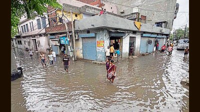 Waterlogging in Basant Nagar-Jain Colony in Ludhiana on Tuesday. (Gurpreet Singh/HT) Waterlogging in Basant Nagar-Jain Colony in Ludhiana on Tuesday. (Gurpreet Singh/HT)