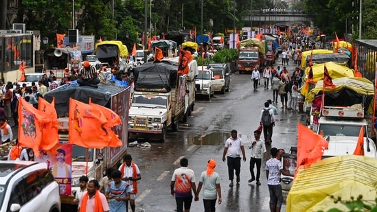 Hundreds of protesters took over the streets in South Mumbai and occupied CSMT premises on Friday, inconveniencing lakhs of people.&nbsp;(Raju Shinde/Hindustan Times)