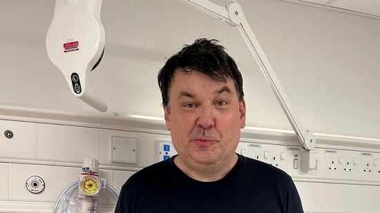 Graham Linehan arrested by five armed officers at Heathrow airport. (X@danwootton)