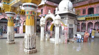 Rain enters Vishram Ghat in Mathura. (HT Photo) Rain enters Vishram Ghat in Mathura. (HT Photo)