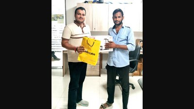 The Rapido driver who drove a woman home in Gurgaon’s 6-hour traffic jam without any complaints. (X/@DeepikaBhardwaj) The Rapido driver who drove a woman home in Gurgaon’s 6-hour traffic jam without any complaints. (X/@DeepikaBhardwaj)