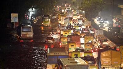 Traffic snarl on the Ring Road. (RAJ K RAJ /HT PHOTO) Traffic snarl on the Ring Road. (RAJ K RAJ /HT PHOTO)