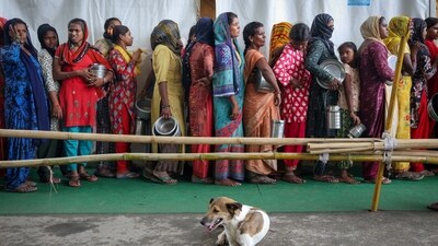Arrangements for food have been made for people living in relief camps in Delhi due to flood-like situation in low-lying areas. (REUTERS)