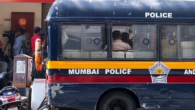 Claiming to be police officers, the duo checked his bag, citing security purposes, took the cash and said he could collect it from the station once he proved the cash was not stolen. (PTI/Representative Image) Claiming to be police officers, the duo checked his bag, citing security purposes, took the cash and said he could collect it from the station once he proved the cash was not stolen. (PTI/Representative Image)