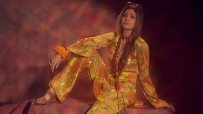 Shilpa Shetty’s retro fashion renaissance proves Zeenat's hippie charm is back! (Instagram (Shilpa Shetty)) Shilpa Shetty’s retro fashion renaissance proves Zeenat's hippie charm is back! (Instagram (Shilpa Shetty))