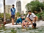 Mumbai, India - September 9, 2016: 5 days Ganpati immersion at Banganga Tank, Walkeshwar in Mumbai, India, on Friday, September 9, 2016. (Photo by Anshuman Poyrekar/Hindustan Times) (Anshuman Poyrekar/HT PHOTO)