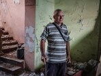 In Front-Line Ukrainian Towns, Those Who Stayed Become Moving Targets