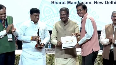 NIRF 2025: IIT Madras Director V Kamakoti received the award from Union Education Minister Dharmendra Pradhan. (Image source: x.com/iitmadras) NIRF 2025: IIT Madras Director V Kamakoti received the award from Union Education Minister Dharmendra Pradhan. (Image source: x.com/iitmadras)