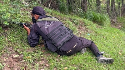 2 security personnel killed in gunfight with Maoists in Jharkhand; Guv, CM express grief. (Representative image/PTI) 2 security personnel killed in gunfight with Maoists in Jharkhand; Guv, CM express grief. (Representative image/PTI)