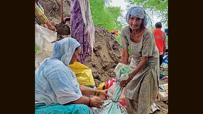 Ratni, 90, on the banks of Sutlej near Machhiwara. (HT Photo) Ratni, 90, on the banks of Sutlej near Machhiwara. (HT Photo)