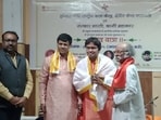 Renowned classical Jal Tarang artist Padma Shri Rajeshwar Acharya with a young performer during Naad Yatra in Kashi (Sourced)