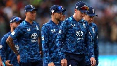 Cricket - First One Day International - England v South Africa - Headingley, Leeds, Britain - September 2, 2025 England's Harry Brook and teammates look dejected after the match Action Images via Reuters/Lee Smith (Action Images via Reuters)