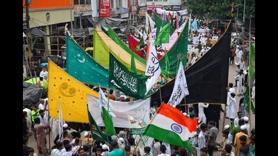 Muslims take part in a procession on the occasion of Eid-Milad-un-Nabi, in Lucknow on Friday. (HT)