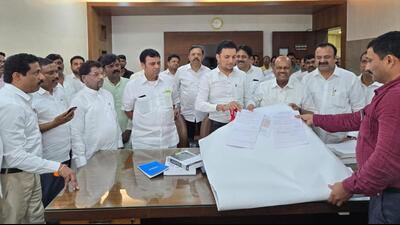 On Thursday, Ganesh Naik’s son, former MP Sanjeev Naik, and his nephew, former mayor Sagar Naik, led a BJP delegation to the NMMC headquarters and submitted a detailed technical rebuttal (HT Photo)