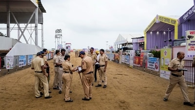 Mumbai: Police personnel keep vigil as part of crowd control measures for the immersion of Lord Ganesh idols as the Ganesh Chaturthi festival concludes, at Girgaon Chowpatty, in Mumbai. (PTI Photo/Kunal Patil) (PTI) Mumbai: Police personnel keep vigil as part of crowd control measures for the immersion of Lord Ganesh idols as the Ganesh Chaturthi festival concludes, at Girgaon Chowpatty, in Mumbai. (PTI Photo/Kunal Patil) (PTI)