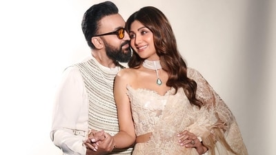 Raj's father was sceptical about his son dating an actor, but after meeting Shilpa, he quickly changed his mind. Raj's father was sceptical about his son dating an actor, but after meeting Shilpa, he quickly changed his mind.