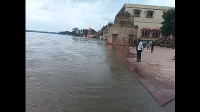 Water enters the Bateshwar temple in Agra on Friday (HT Photo) Water enters the Bateshwar temple in Agra on Friday (HT Photo)
