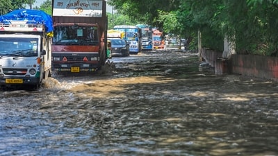 Severe waterlogging due to the rise in the Yamuna River halts movement near Kashmere Gate, in New Delhi, on Thursday. (ANI) Severe waterlogging due to the rise in the Yamuna River halts movement near Kashmere Gate, in New Delhi, on Thursday. (ANI)