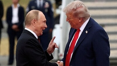 US President Donald Trump shakes hands with Russian President Vladimir Putin during their Alaska meeting. (File Photo)