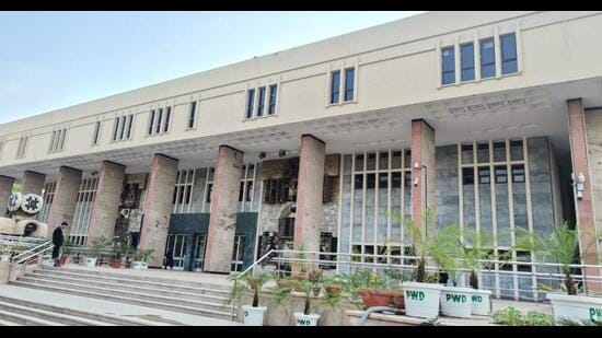 The court said a narrow and pedantic view ought to be completely avoided. (HT PHOTO)