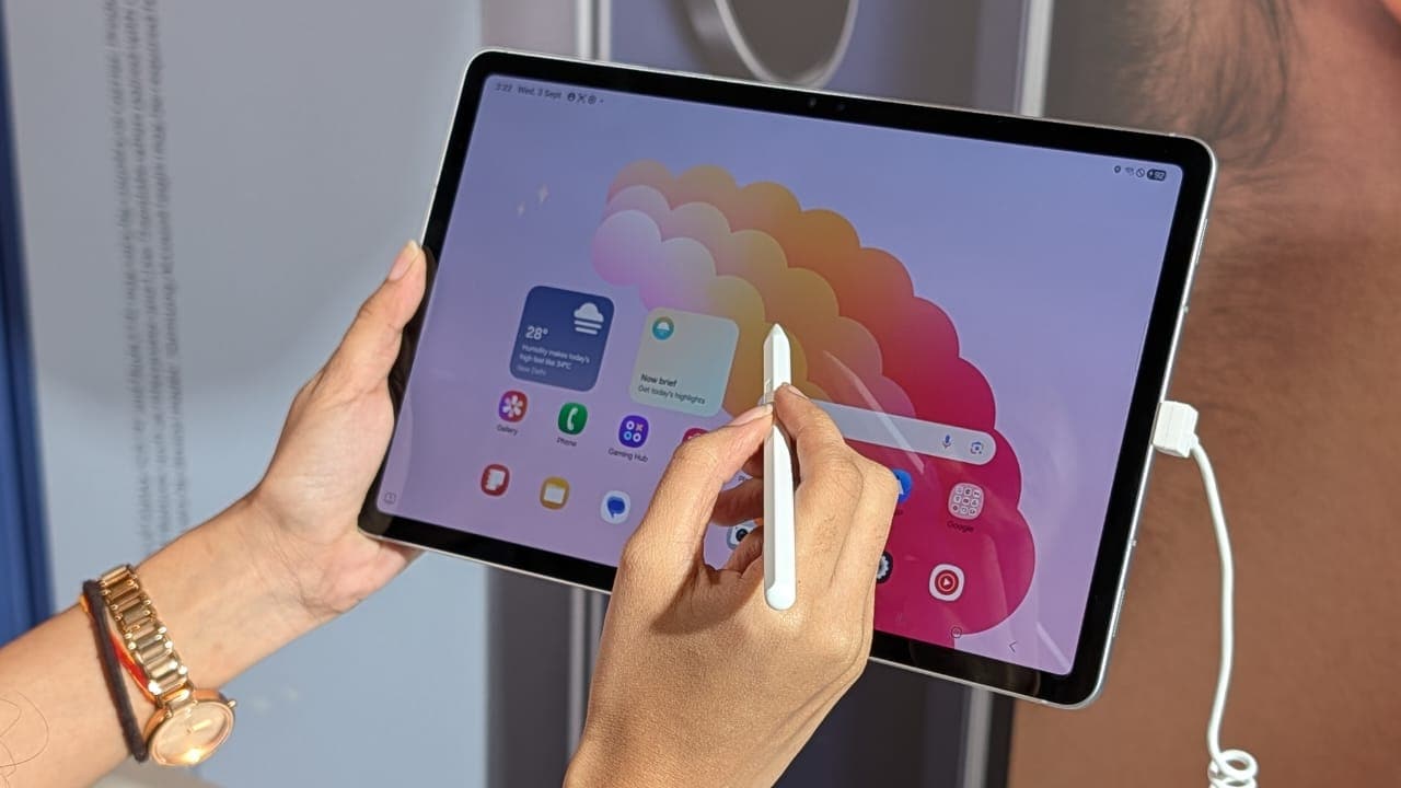 Samsung Galaxy Tab S11 Ultra with new S-Pen (Aishwarya Panda-HT)