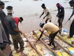 Villagers trying to strengthen an embankment in Fazilka on Friday. (HT)