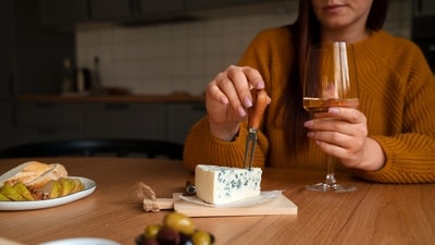 Dan Go said French people eat bread, cheese, wine, and pastries, yet they have one of the lowest obesity rates in the Western world. (Representative picture: Freepik) Dan Go said French people eat bread, cheese, wine, and pastries, yet they have one of the lowest obesity rates in the Western world. (Representative picture: Freepik)