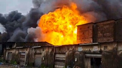 A massive fire broke out at a dyeing factory in Bhiwandi, Thane district, on Saturday. (Representational image/ PTI File)