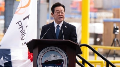 South Korean President Lee Jae Myung's government set up a team to respond to Thursday's arrest of over 300 Koreans. (Bloomberg) South Korean President Lee Jae Myung's government set up a team to respond to Thursday's arrest of over 300 Koreans. (Bloomberg)