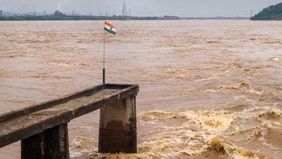 The Mahanadi, originating in Chhattisgarh, flows 857 km before entering Odisha. (File Photo) The Mahanadi, originating in Chhattisgarh, flows 857 km before entering Odisha. (File Photo)