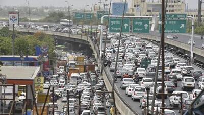 The PWD was directed to conduct a joint survey with traffic police to reassess the feasibility of the Mahipalpur foot overbridge. (HT Archive) The PWD was directed to conduct a joint survey with traffic police to reassess the feasibility of the Mahipalpur foot overbridge. (HT Archive)