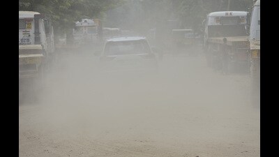The report stated that if Lucknow had met the National Ambient Quality Standards set by CPCB, residents could have lived three years more. (FOR REPRESENTATION) The report stated that if Lucknow had met the National Ambient Quality Standards set by CPCB, residents could have lived three years more. (FOR REPRESENTATION)
