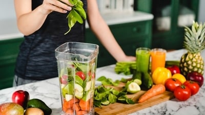 Diet rich in leafy greens and veggies keep you healthy. (Shutterstock) Diet rich in leafy greens and veggies keep you healthy. (Shutterstock)