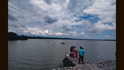 An overcast sky makes for a picturesque view for visitors at Sukhna Lake in Chandigarh on Sunday. (Keshav Singh/HT) An overcast sky makes for a picturesque view for visitors at Sukhna Lake in Chandigarh on Sunday. (Keshav Singh/HT)